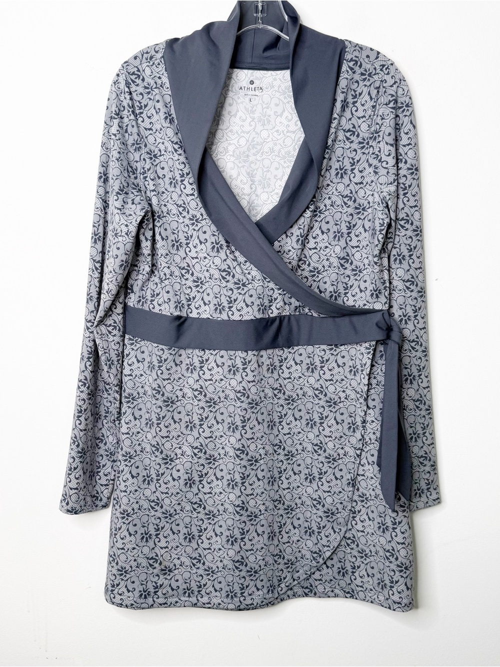 ATHLETA | Asphalt Gray Scroll Print Wellington Surplice Faux Wrap Dress Large - Picture 2 of 4